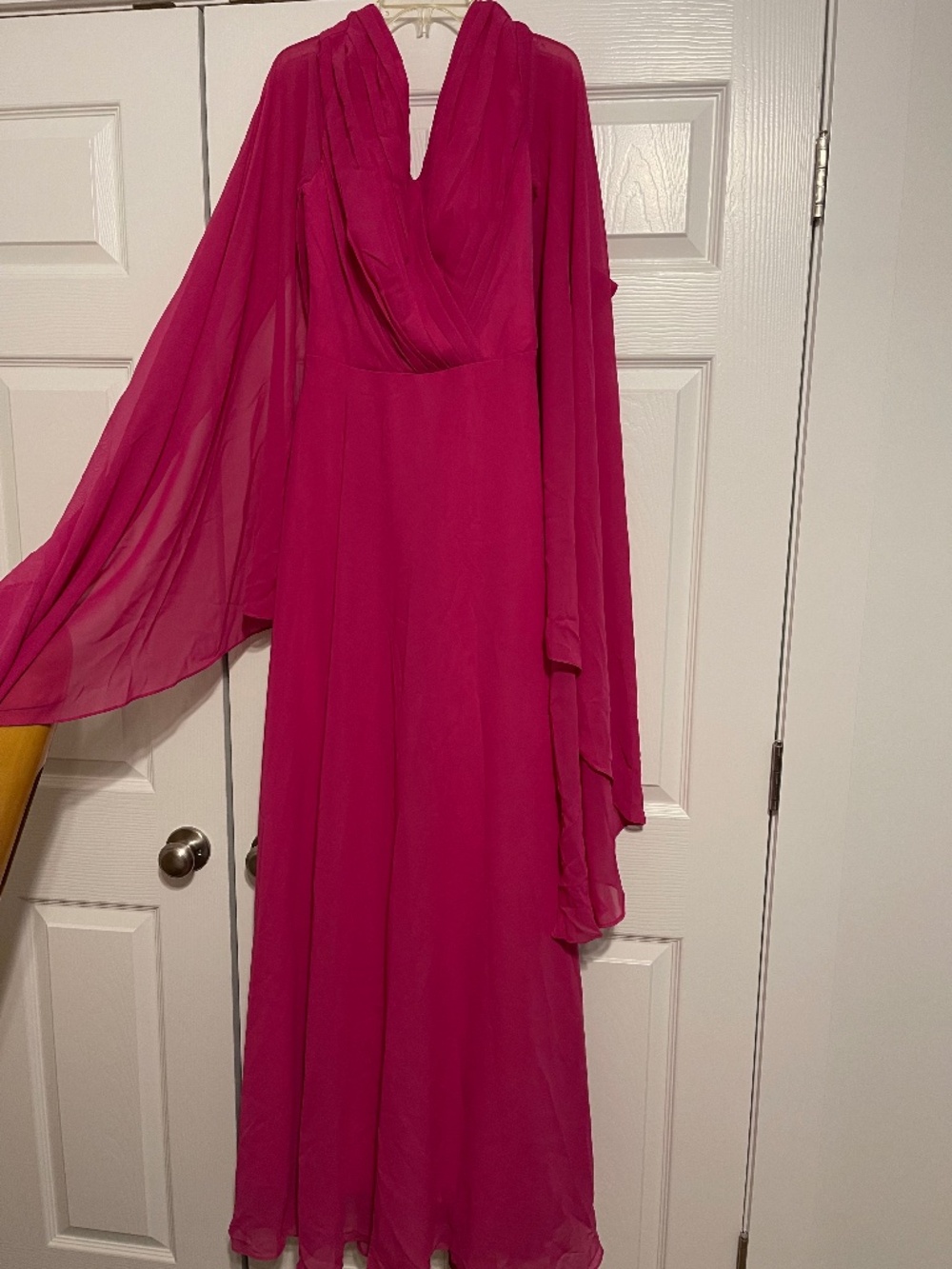 New size 8 Beautiful fuchsia, hot pink, formal, full length, chiffon dress.